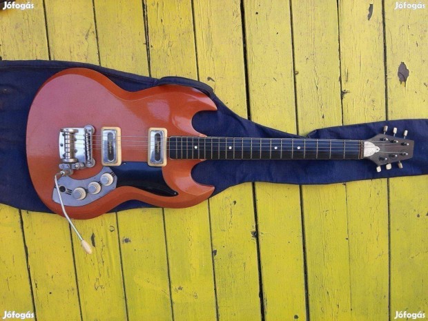 Gibson SG forma Orpheus elektromos gitr a 80-as vek elejrl