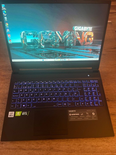 Gigabyte 1 tulajos Gamer Laptop 144Hz i5 10500H 16GB 512SSD Rtx 3060