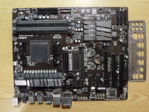 Gigabyte AM3+ Gamer alaplap, USB3, 140W CPU ready / AMD Crossfirex