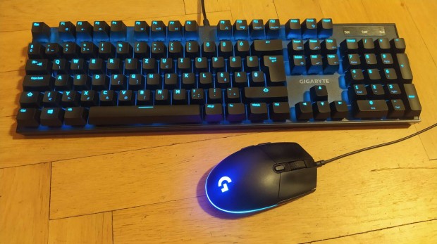 Gigabyte Force K85 Gaming Billentyzet HUN s Logitech G102 egr