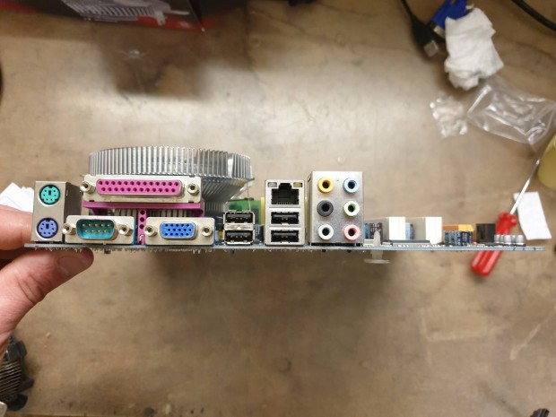 Gigabyte GA-945Gcmx-S2 félconfig