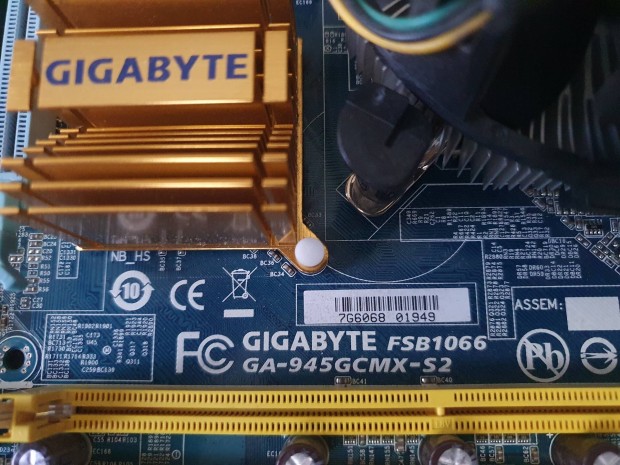 Gigabyte GA-F2A55M-S1 (Rev. 1.0) AMD A55 Socket FM2 Micro ATX . 
