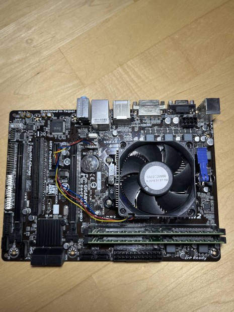 Gigabyte GA-F2A88XM-HD3 alaplap + AMD A10 7800 CPU + 8Gb RAM