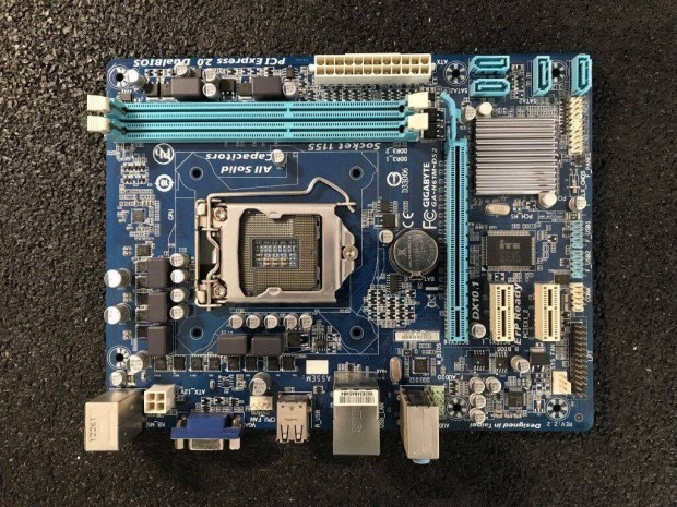 Gigabyte GA-H61M-DS2 alaplap, LGA1155, Micro ATX 1