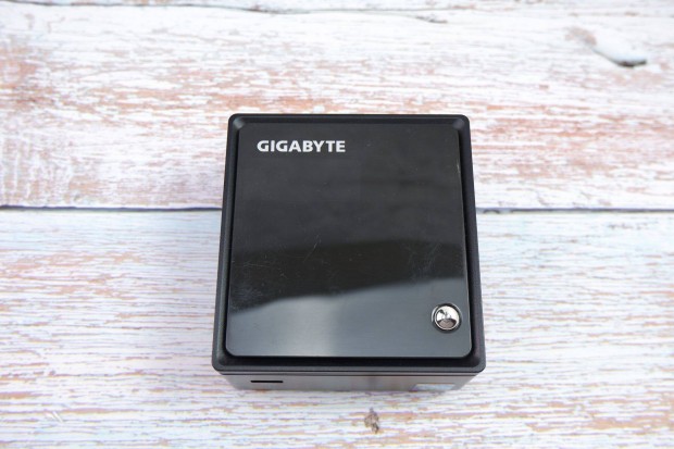Gigabyte GB-Bxbt-1900 Barbone mini PC hibsan