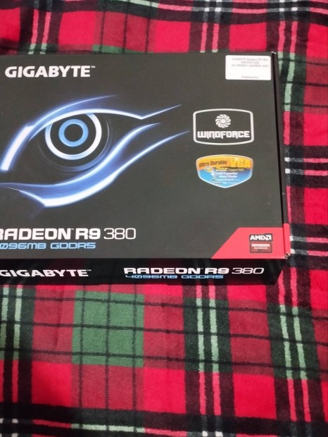 Gigabyte Radeon R9 380 4GB/256bit VGA dobozaban 