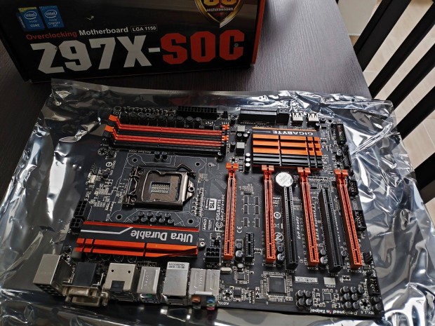 Gigabyte Z97X-SOC - 1150 foglalat alaplap elad