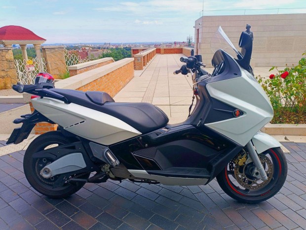 Gilera GP 800 Akrapovic Givi (Budapest II.ker)