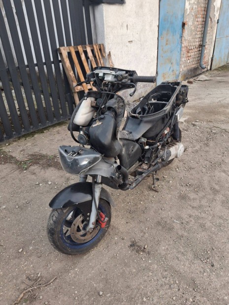 Gilera Runner Purejet bontott alkatr�szek