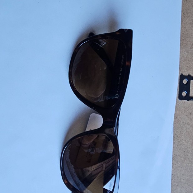 Giorgio Armani AR 8133 napszemveg j