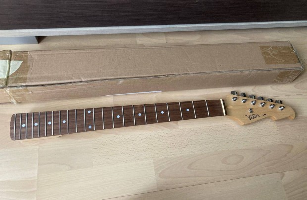 Gitr nyak, stratocaster, kulcsokkal