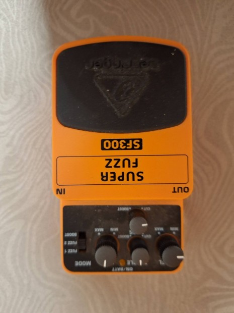 Gitr pedl Behringer Super Fuzz SF300