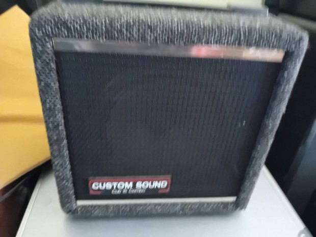 Gitrerst Custom Sound 15w-os Elad