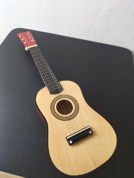 Gitarlele elad