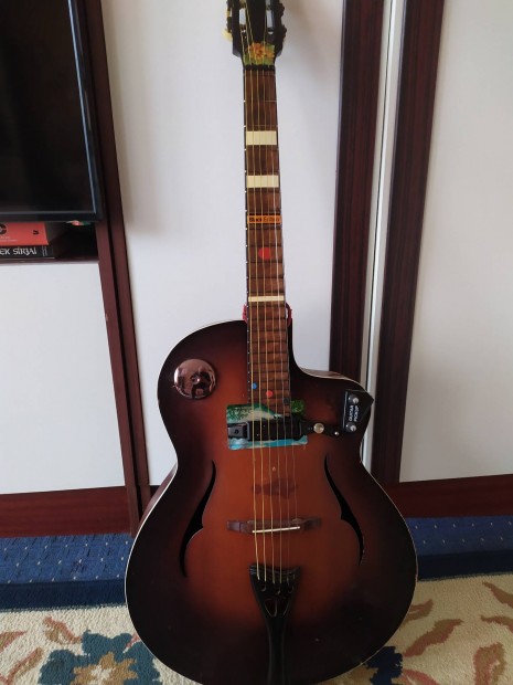 Gitarom elad kis