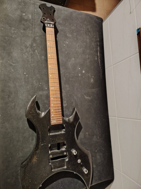 Gitrtest BC Rich forma