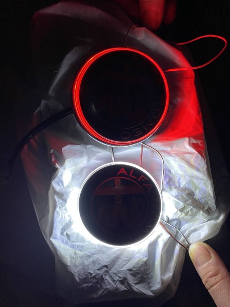 Giulietta csomagtr nyit