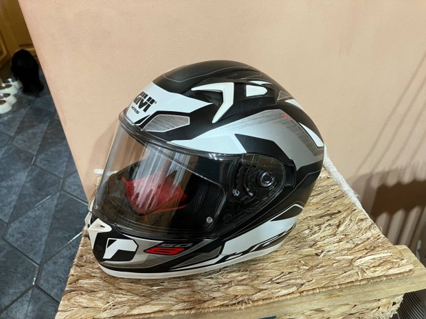 Givi 50.8 Brave matt fekete-titán-szürke bukósisak