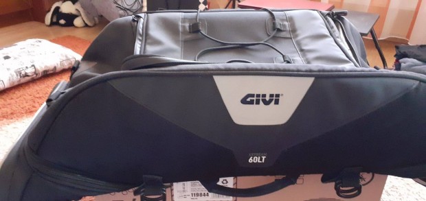 Givi 60 l motoros tska elad