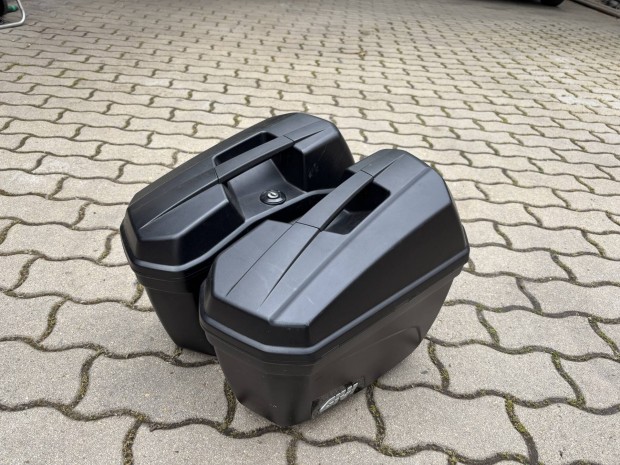 Givi E22 oldaldoboz pár