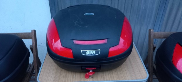 Givi E370N motoros doboz, top case