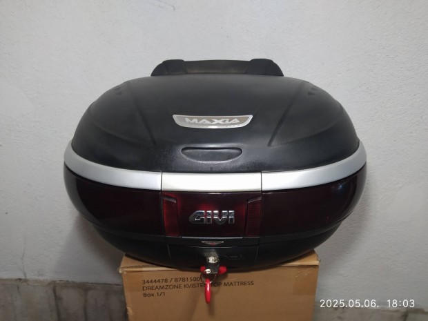 Givi Maxia2 Tech (E52) doboz szállítás az árban