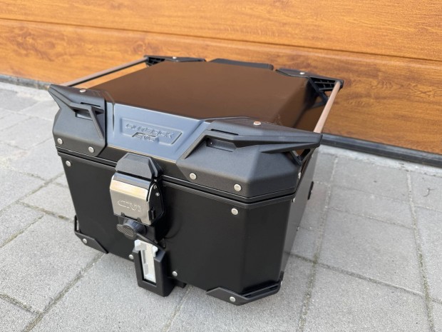 Givi Trekker 42 L Topcase - H�ts� doboz - T�radoboz