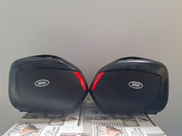 Givi V35 tradoboz