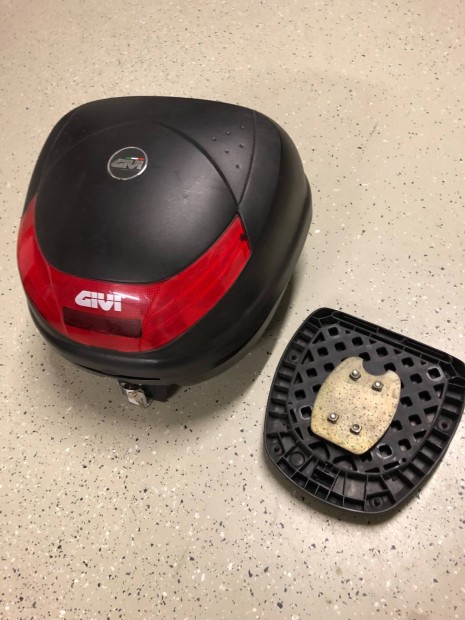 Givi e30 monolock motoros doboz + platni Ingyen posta!