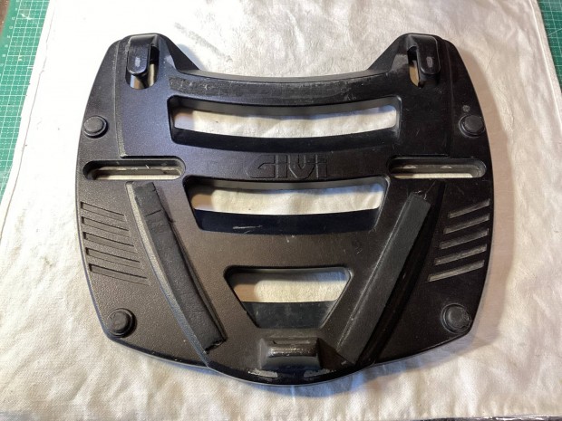 Givi motoros doboz tartó platform doboztartó