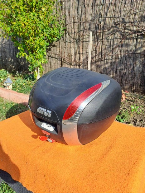 Givi motoros t�radoboz (motor robog� doboz)