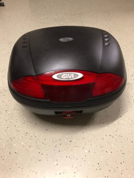 Givi simply II E450N motoros doboz + platni
