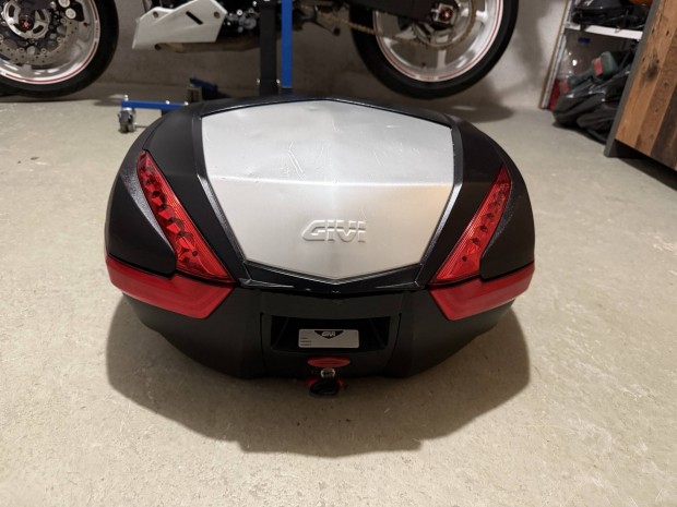 Givi v47 motoros tradoboz