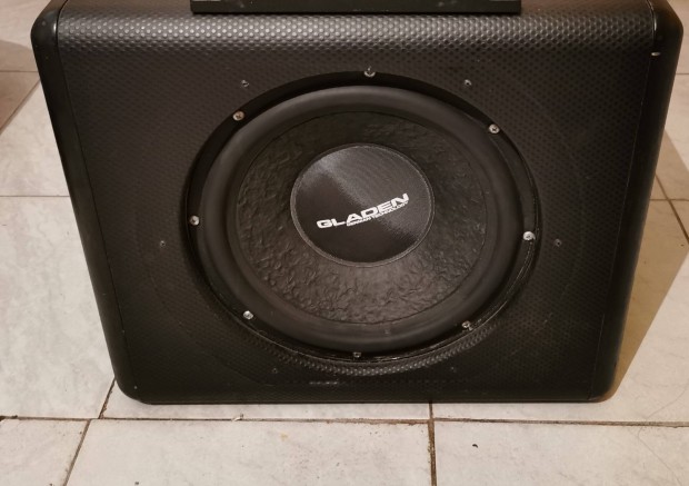 Gladen min�s�gi aut�s m�lyl�da