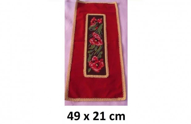 Gobelin asztali futó, piros plüss alapon. 49x 21 cm