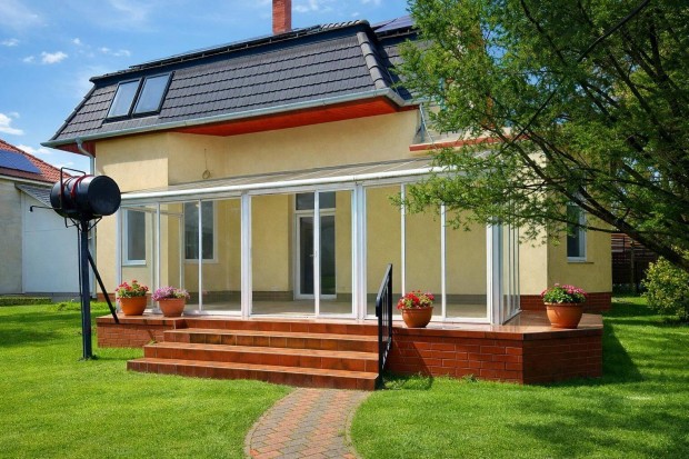 G�d Duna k�zeli utc�ban mesesz�p h�z elad� 808 nm telken!