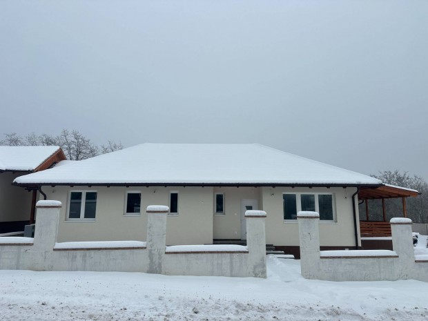 G�d�ll� elad� ikerh�z 3 szob�s