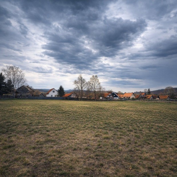 G�d�ll�i 1100 nm-es telek elad�