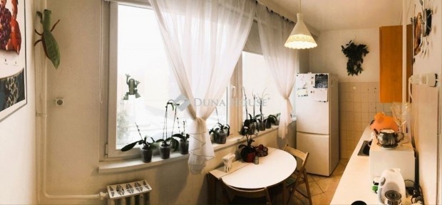 G�d�ll�i 60 nm-es lak�s elad�