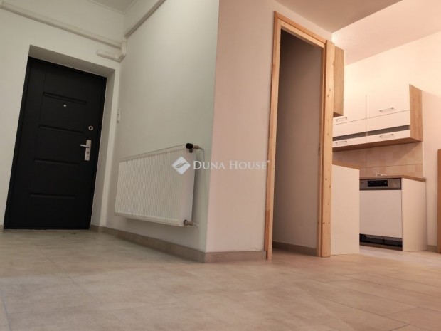 G�d�ll�i elad� 148 nm-es h�z