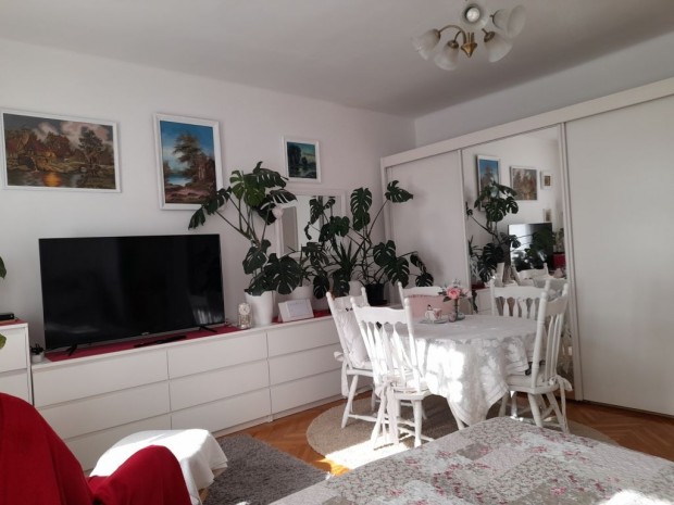 Gödöllőn 78 m2-es napfényes tégla lakás, saját kerttel