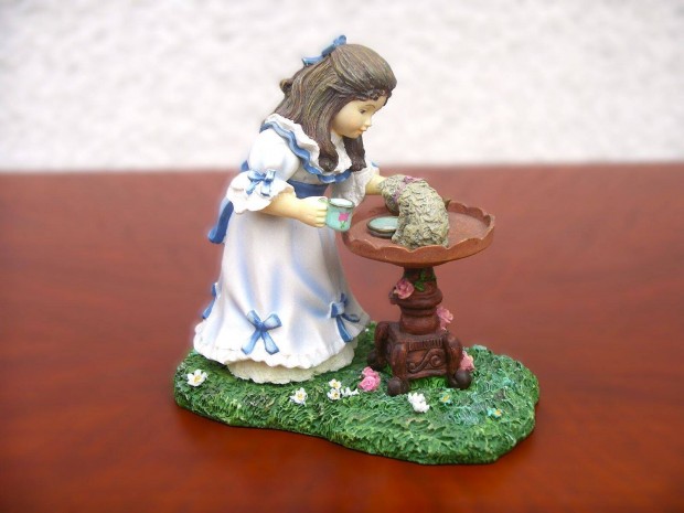 Goebel (Hummel) - Tea Cicval porcelnfigura, (Tea With Kitty SK 11),