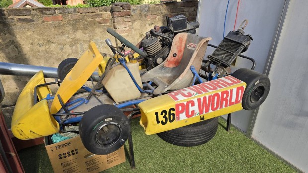 Gokart , benzines 125 ccm kormányváltós tárcsafékes stb