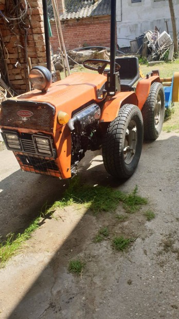 Goldini 28 L traktor elad