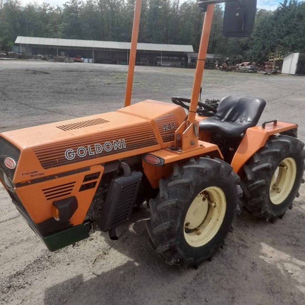 Goldoni 245 tpus traktor elad