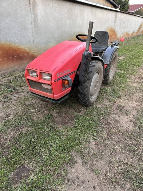 Goldoni kis traktor