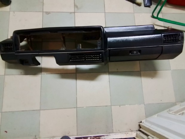 Golf 2 puha m�szerfal 