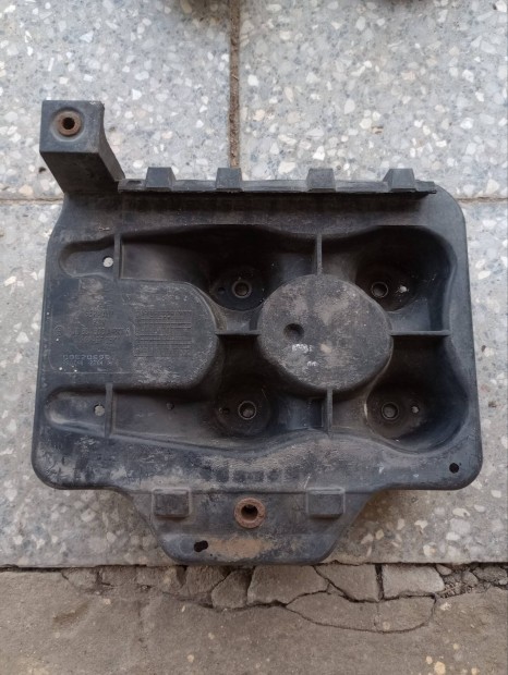 Golf 4/Bora akku tartó tálca