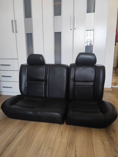 Golf 4 hibátlan hátsó bőr ülés szett