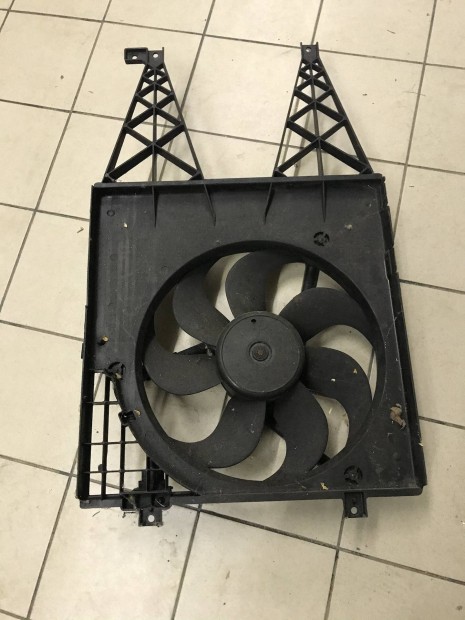 Golf 4 hűtőventilátor , házzal eggyütt .